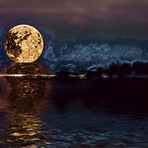Elaine Hunter | Golden moon