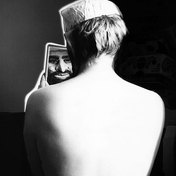 Verena Prenner | Woman in the mirror