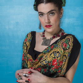  | Una donna allo specchio - Magdalena Carmen Frida Kahlo y Calder&oacute;n