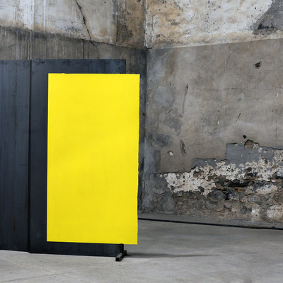  | This side up (yellow one)