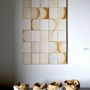  | TEMPO-CONDIVISIONE 2021 Carta oleata bruciata su tela gesso e cere 140x90 cm composizione di 30 tele