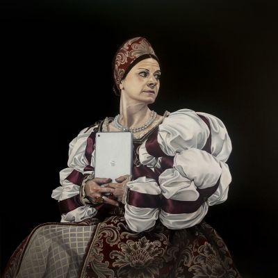  | Dama with iPad
